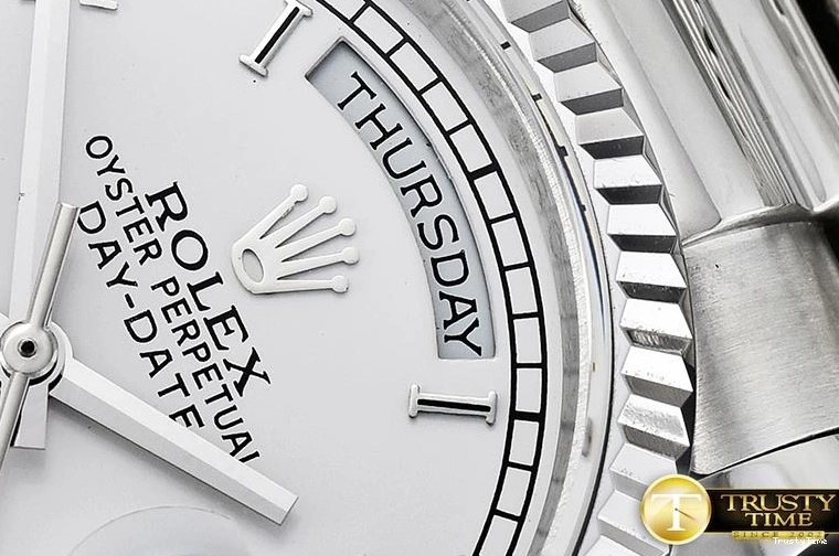 0913 Durable RDD0215B – DayDate 36mm 684